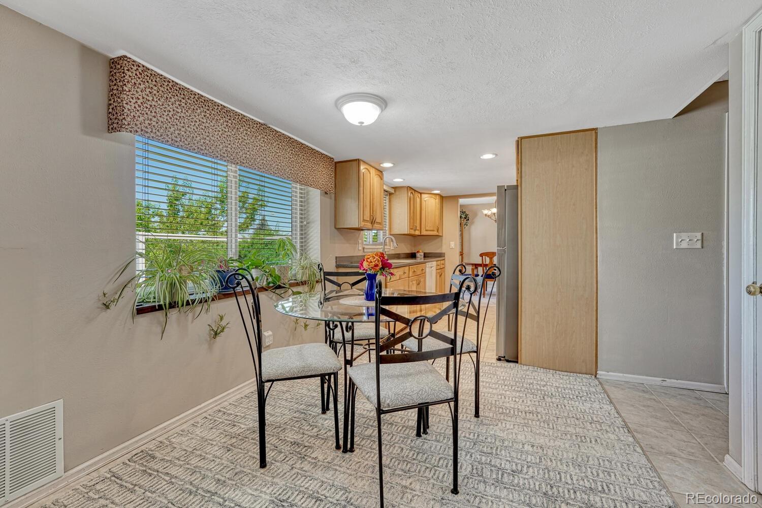 MLS Image #16 for 3317 s elkhart street,aurora, Colorado