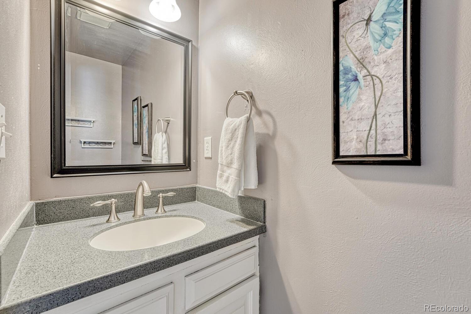 MLS Image #21 for 3317 s elkhart street,aurora, Colorado