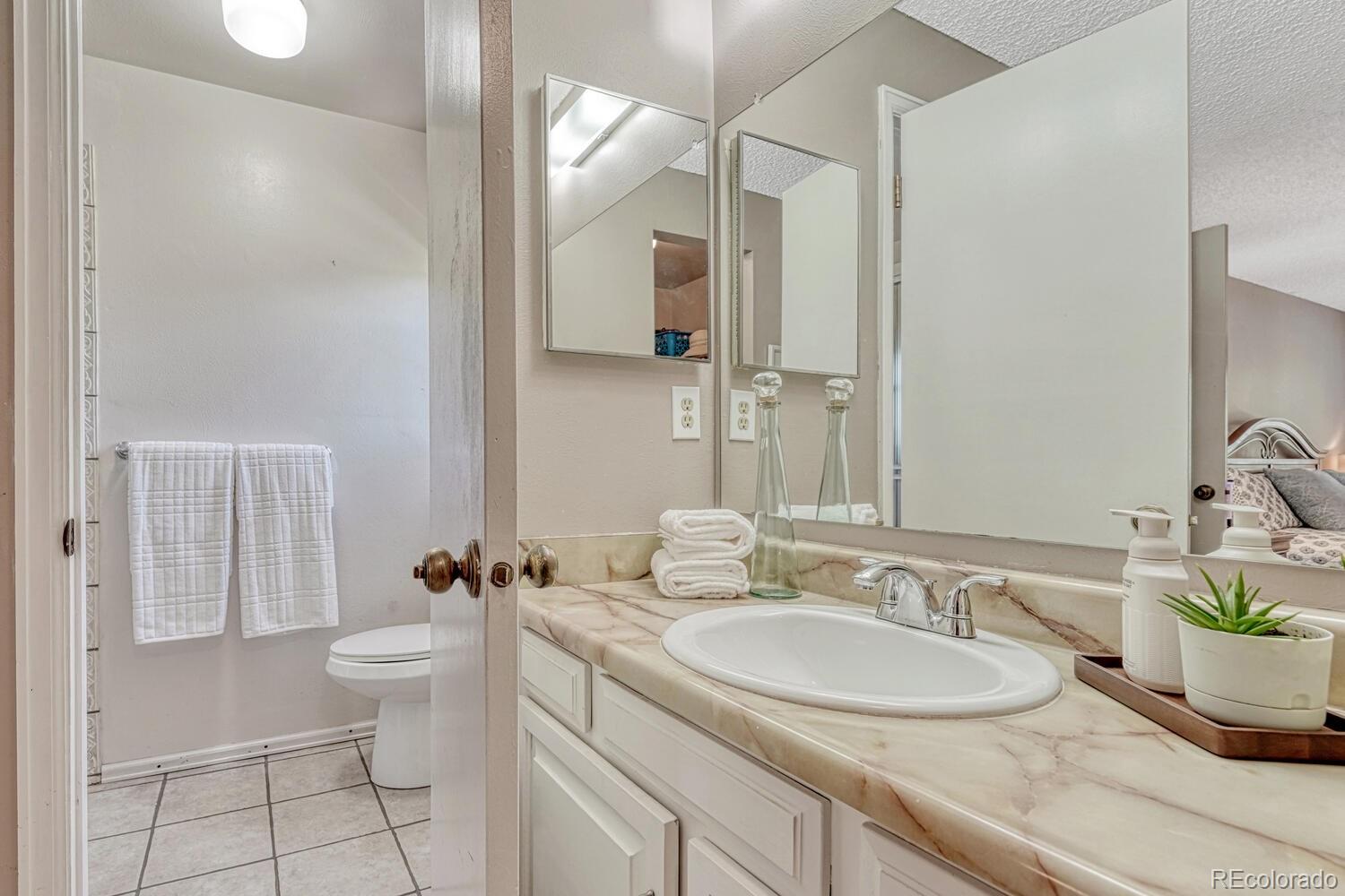 MLS Image #28 for 3317 s elkhart street,aurora, Colorado