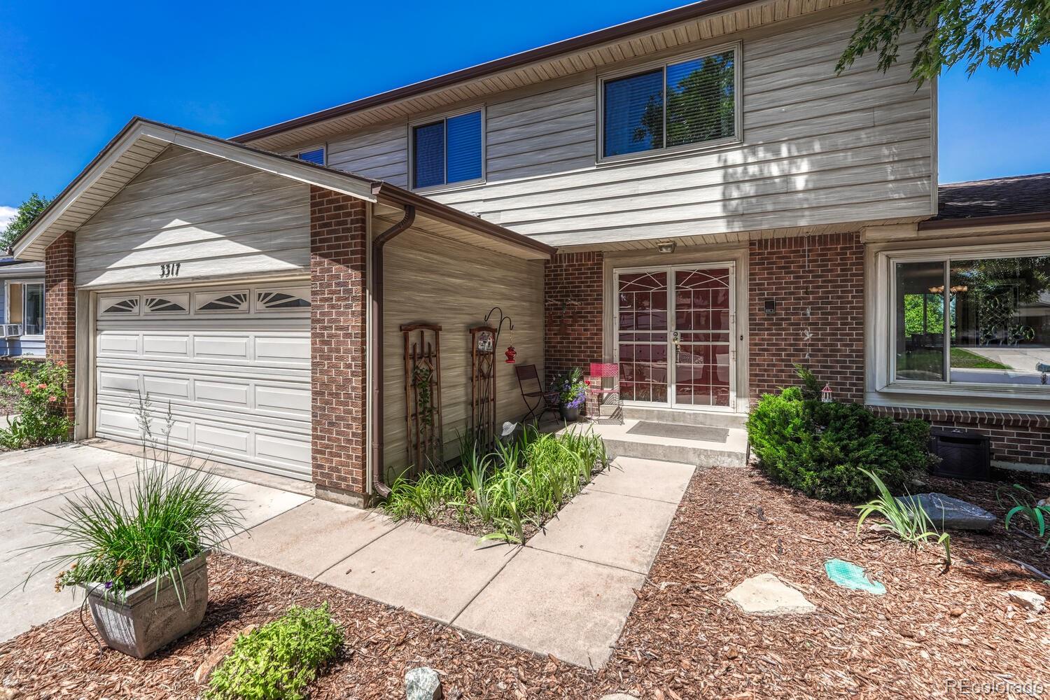 MLS Image #3 for 3317 s elkhart street,aurora, Colorado