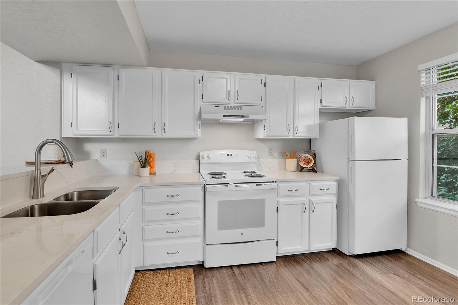 MLS Image #4 for 969 s miller street,lakewood, Colorado
