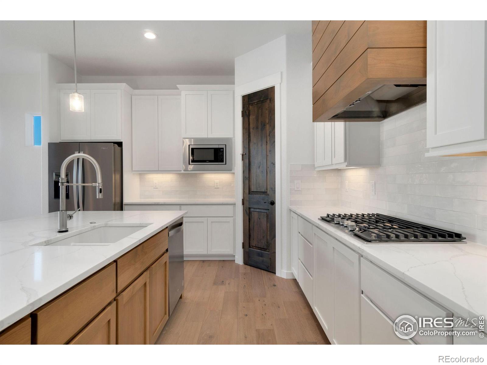 MLS Image #13 for 23835 e river front drive,aurora, Colorado