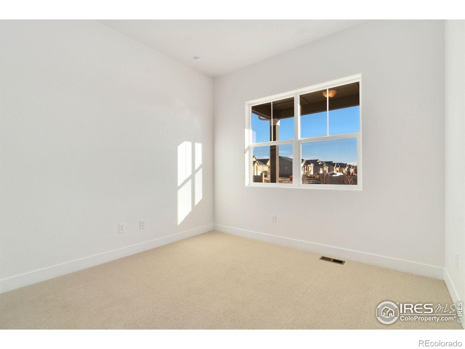 MLS Image #20 for 23835 e river front drive,aurora, Colorado