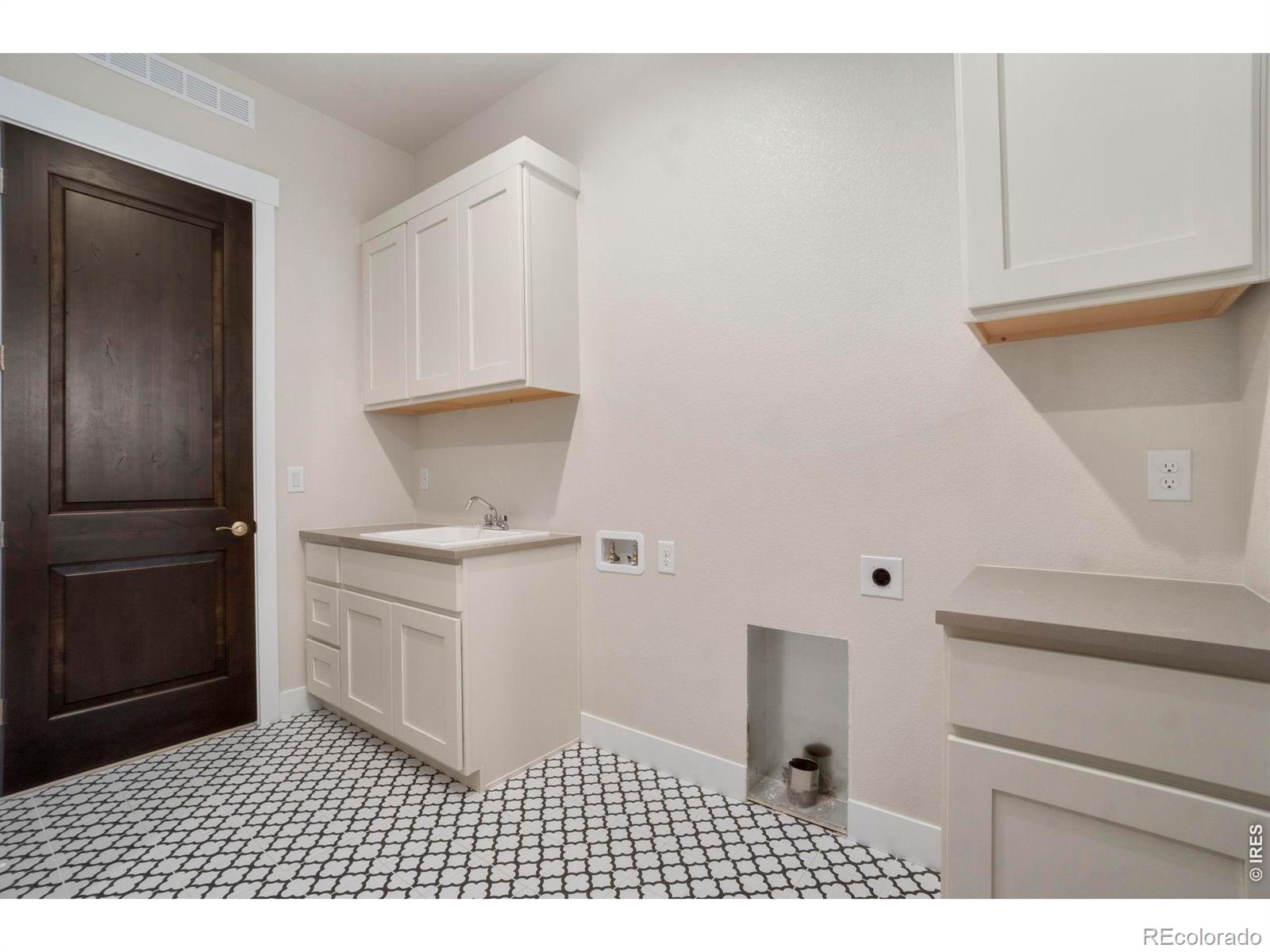 MLS Image #37 for 24113 e 36th place,aurora, Colorado