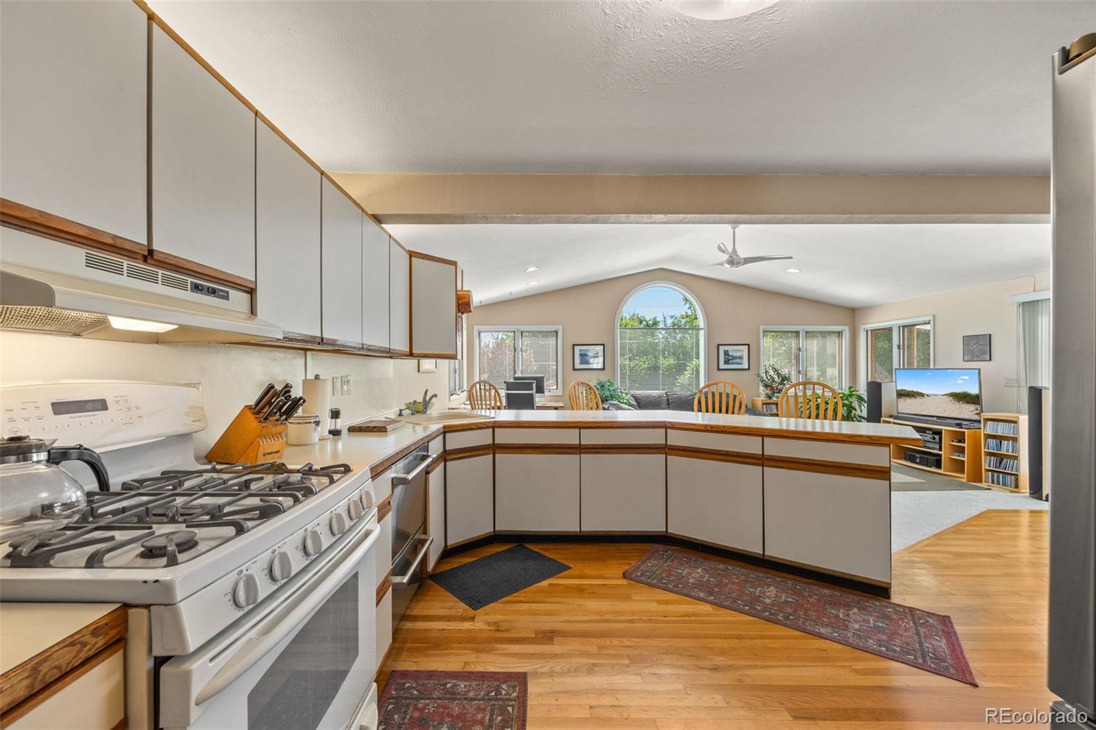 MLS Image #16 for 3176 s alton court,denver, Colorado