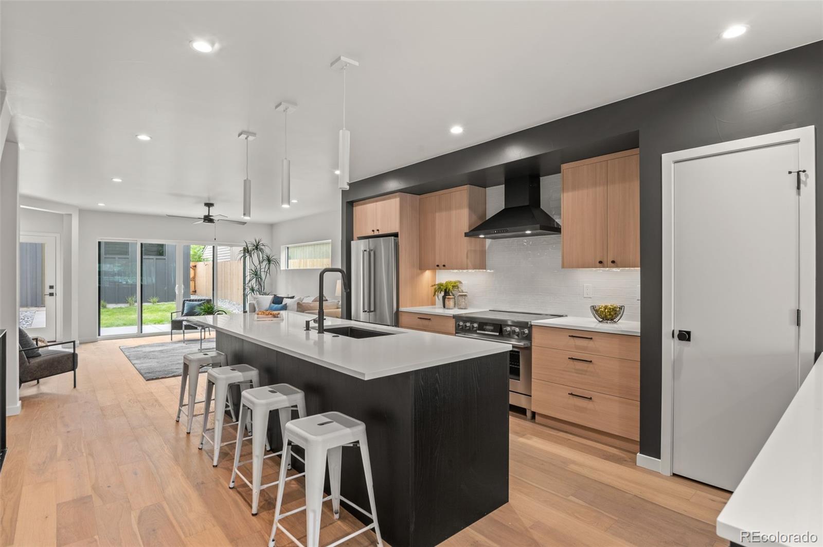 MLS Image #11 for 2124 s cherokee street,denver, Colorado