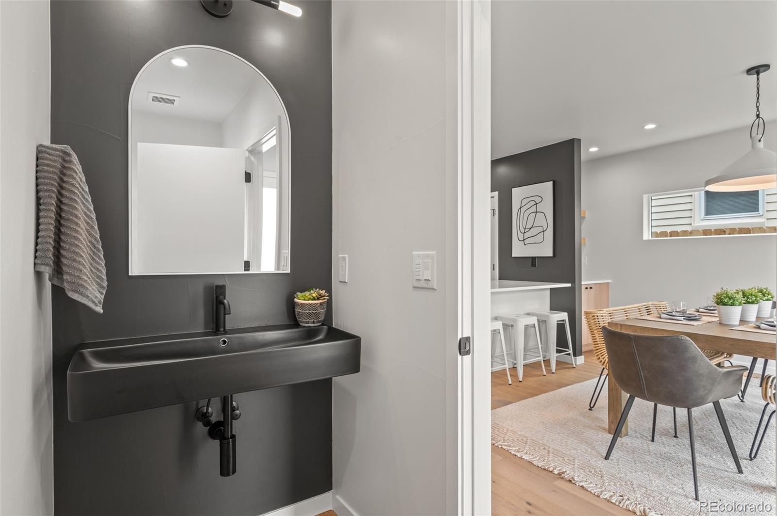 MLS Image #18 for 2124 s cherokee street,denver, Colorado