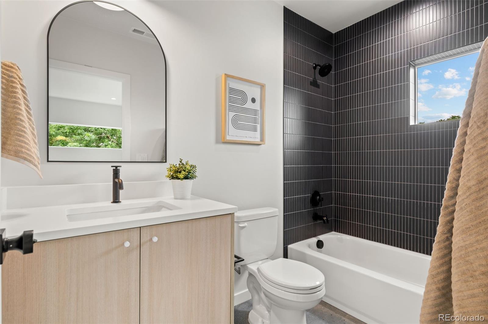 MLS Image #31 for 2124 s cherokee street,denver, Colorado