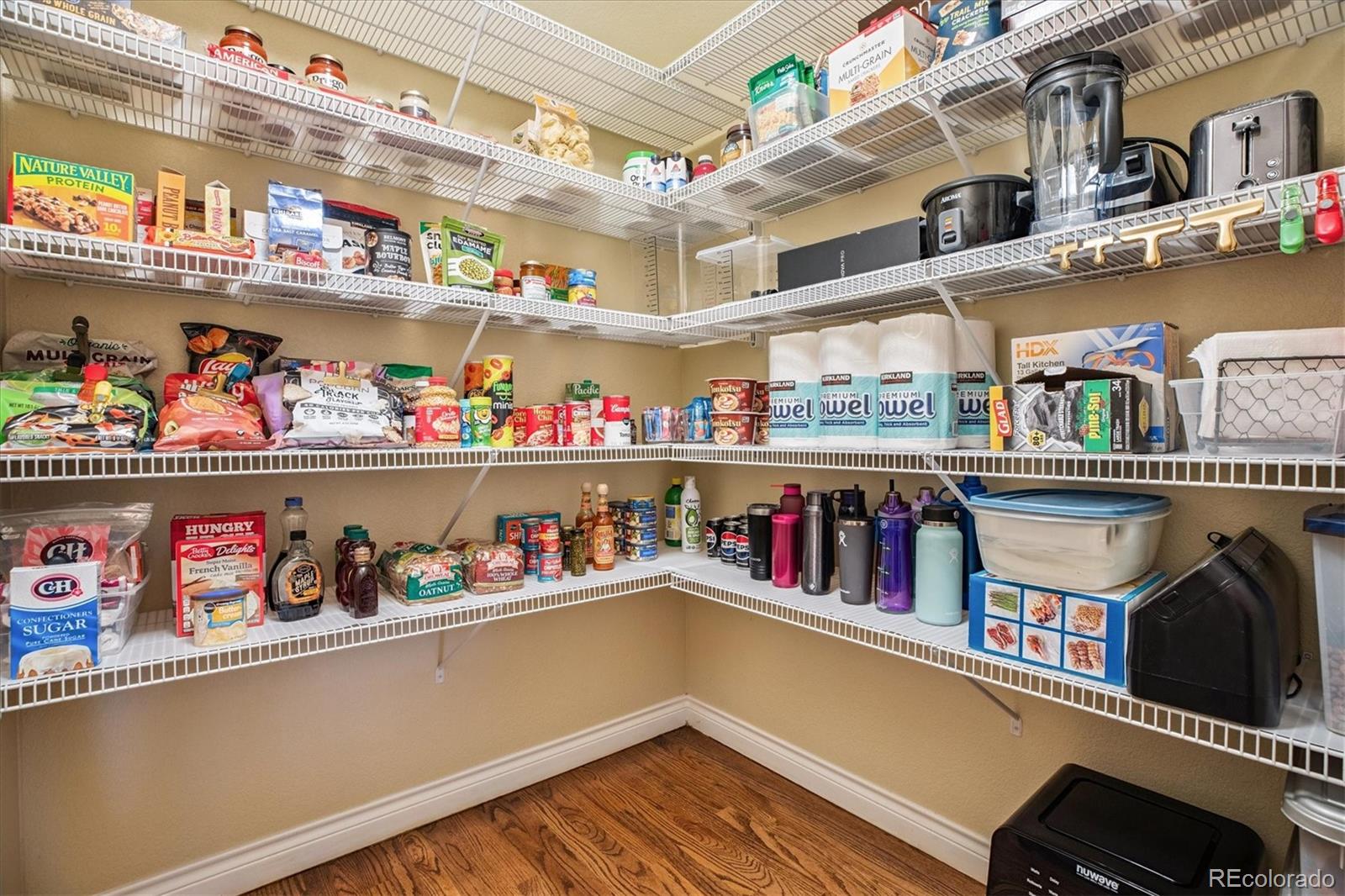 MLS Image #17 for 8526 e 35th avenue,denver, Colorado