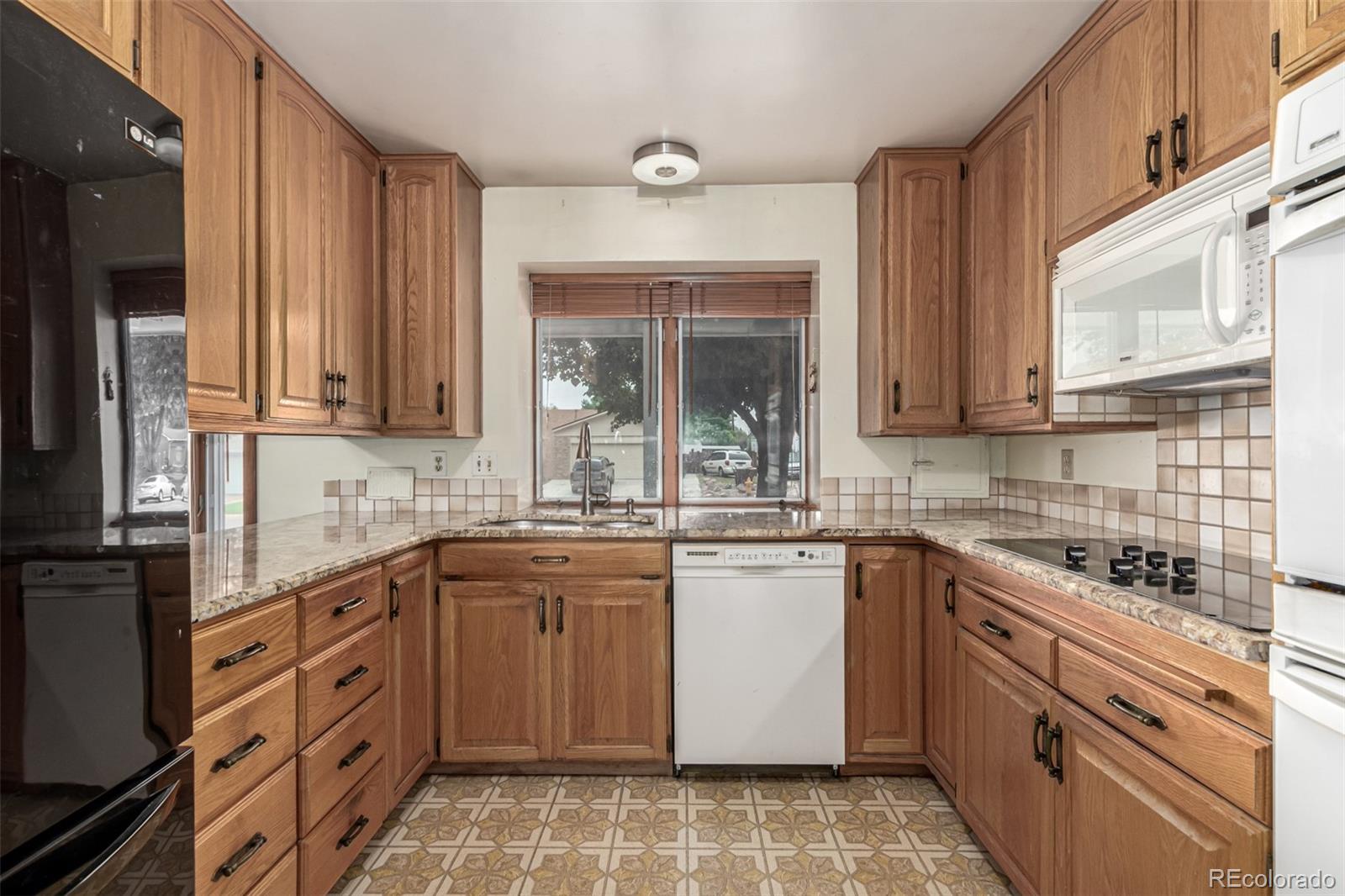 MLS Image #9 for 2199 s harlan street,denver, Colorado