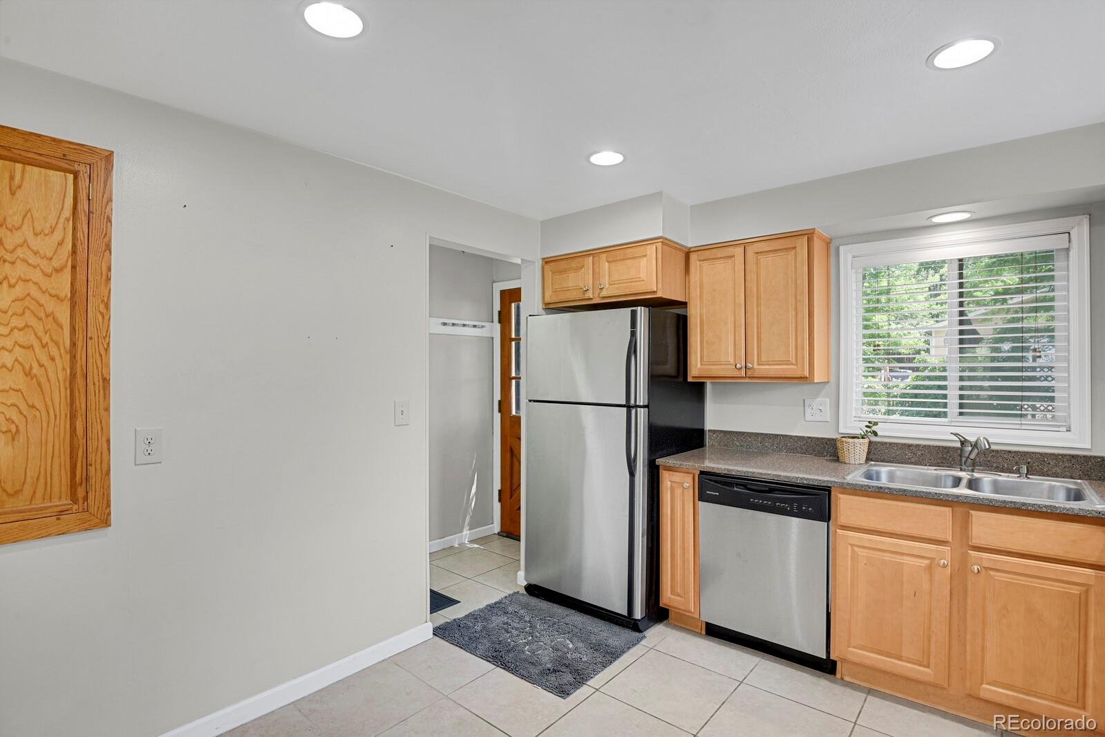 MLS Image #10 for 1720 s madison street,denver, Colorado