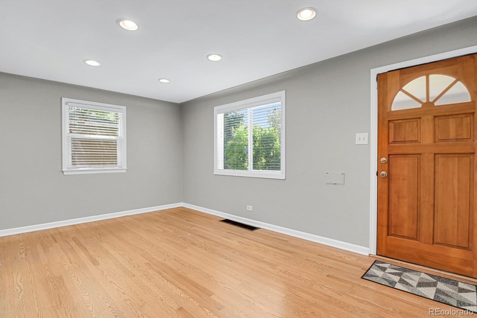MLS Image #4 for 1720 s madison street,denver, Colorado