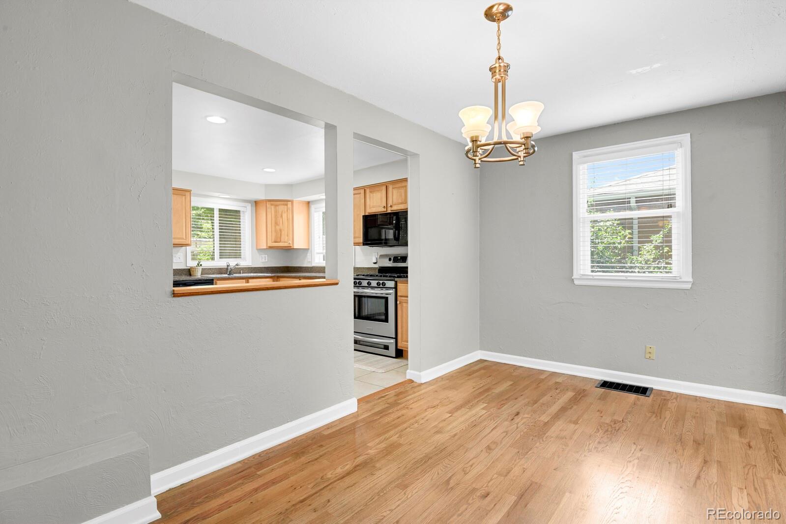 MLS Image #9 for 1720 s madison street,denver, Colorado