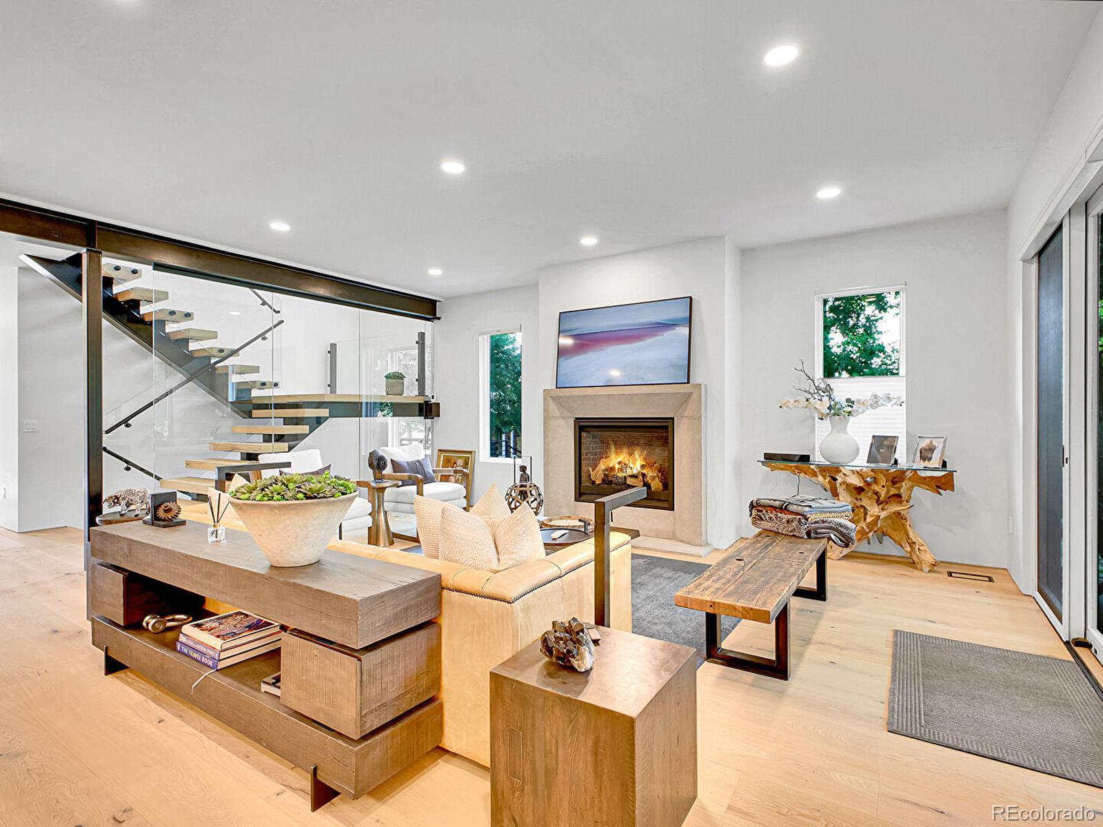 MLS Image #13 for 300  oneida street,denver, Colorado