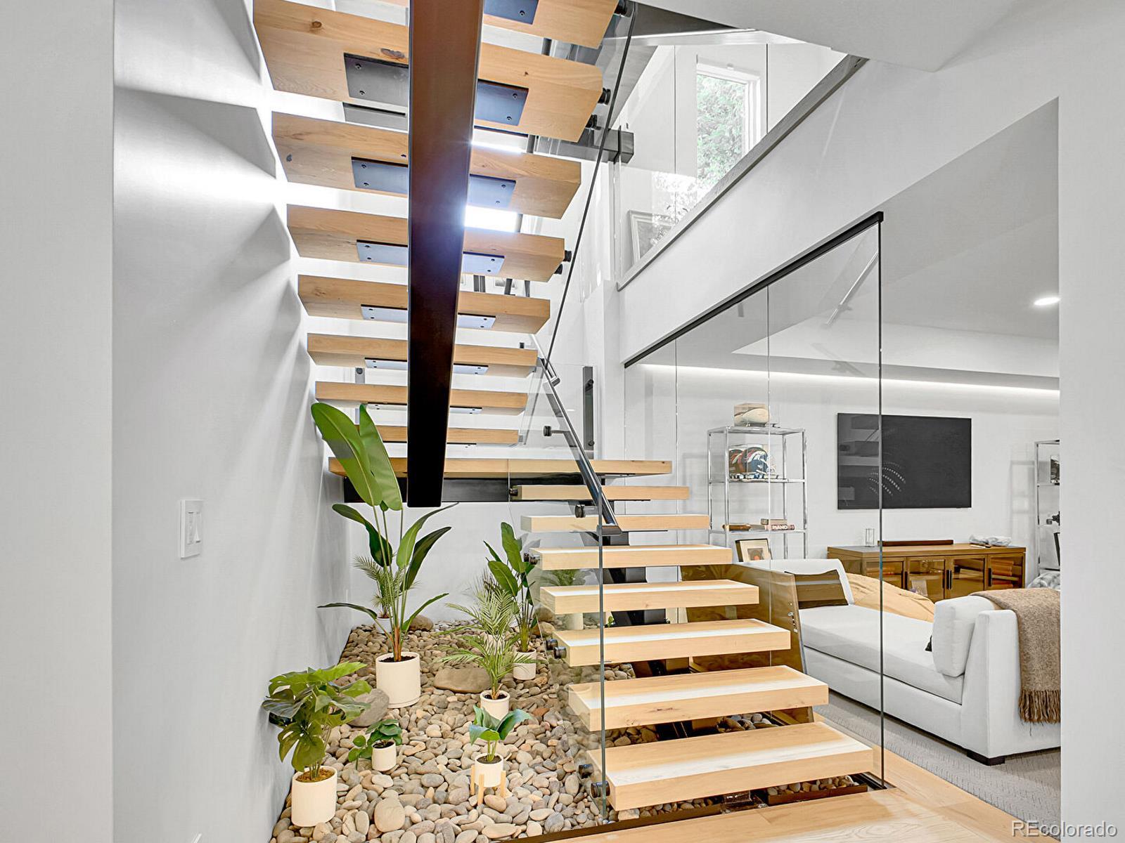 MLS Image #27 for 300  oneida street,denver, Colorado