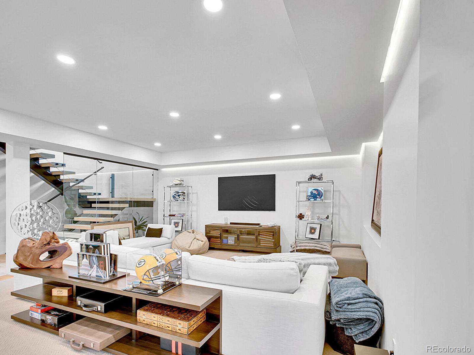 MLS Image #28 for 300  oneida street,denver, Colorado