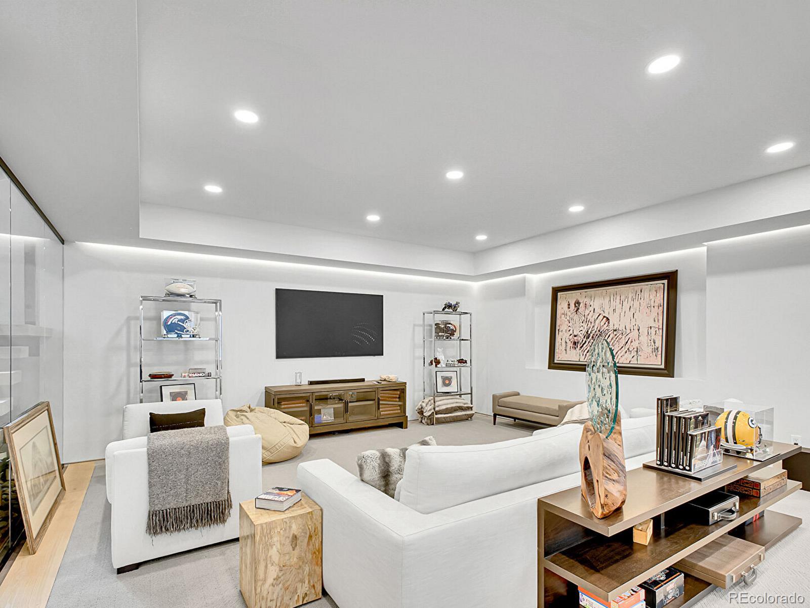 MLS Image #29 for 300  oneida street,denver, Colorado