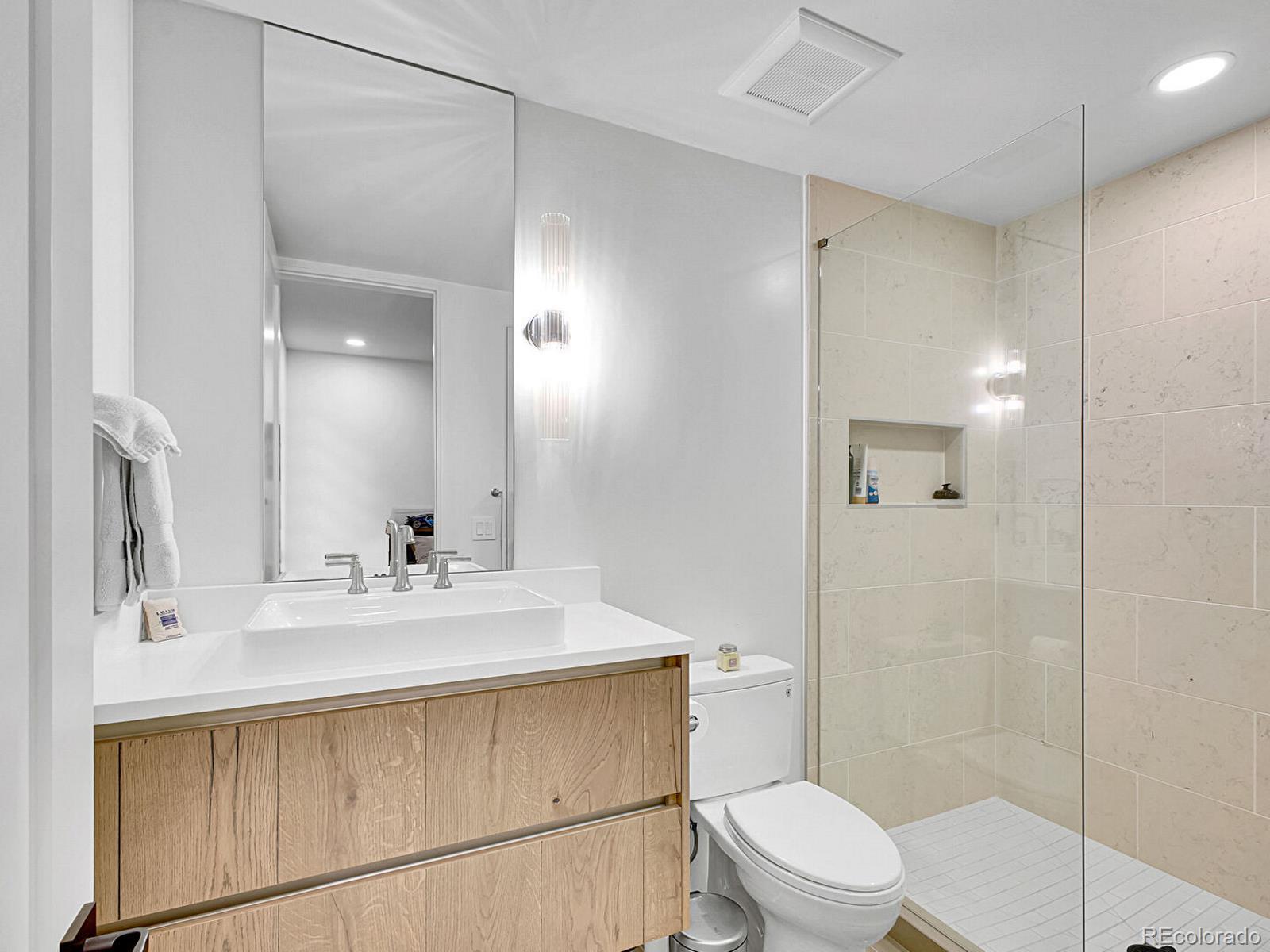 MLS Image #32 for 300  oneida street,denver, Colorado