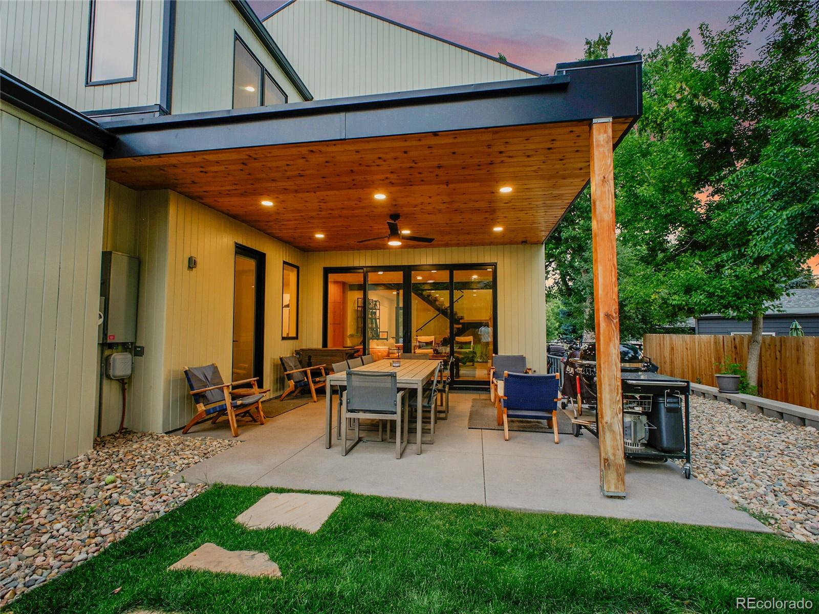 MLS Image #39 for 300  oneida street,denver, Colorado