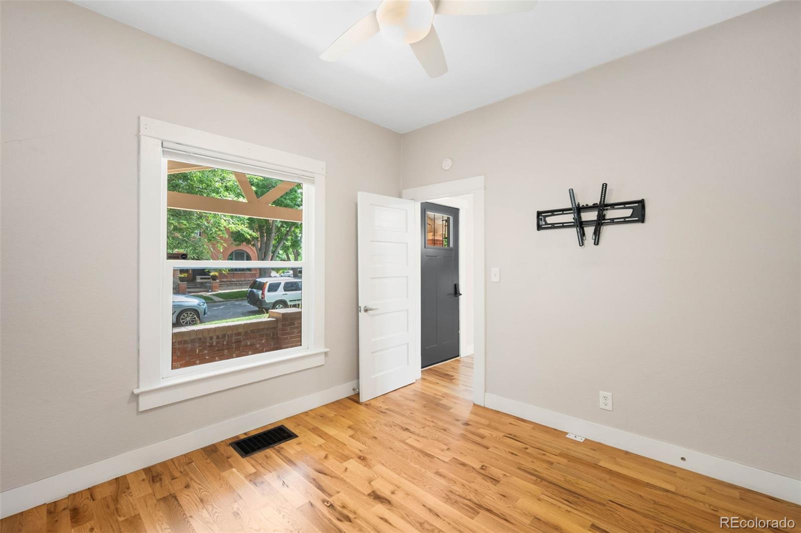 MLS Image #13 for 1753 w 36th avenue,denver, Colorado