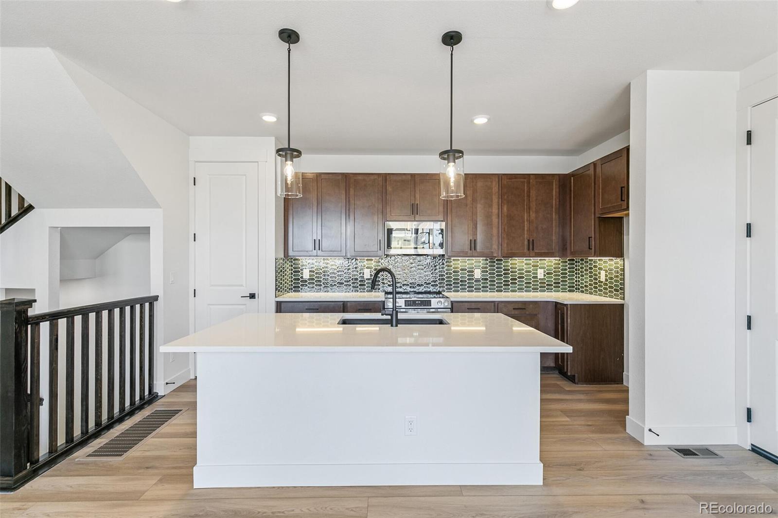 MLS Image #10 for 28564 e 6th place,watkins, Colorado