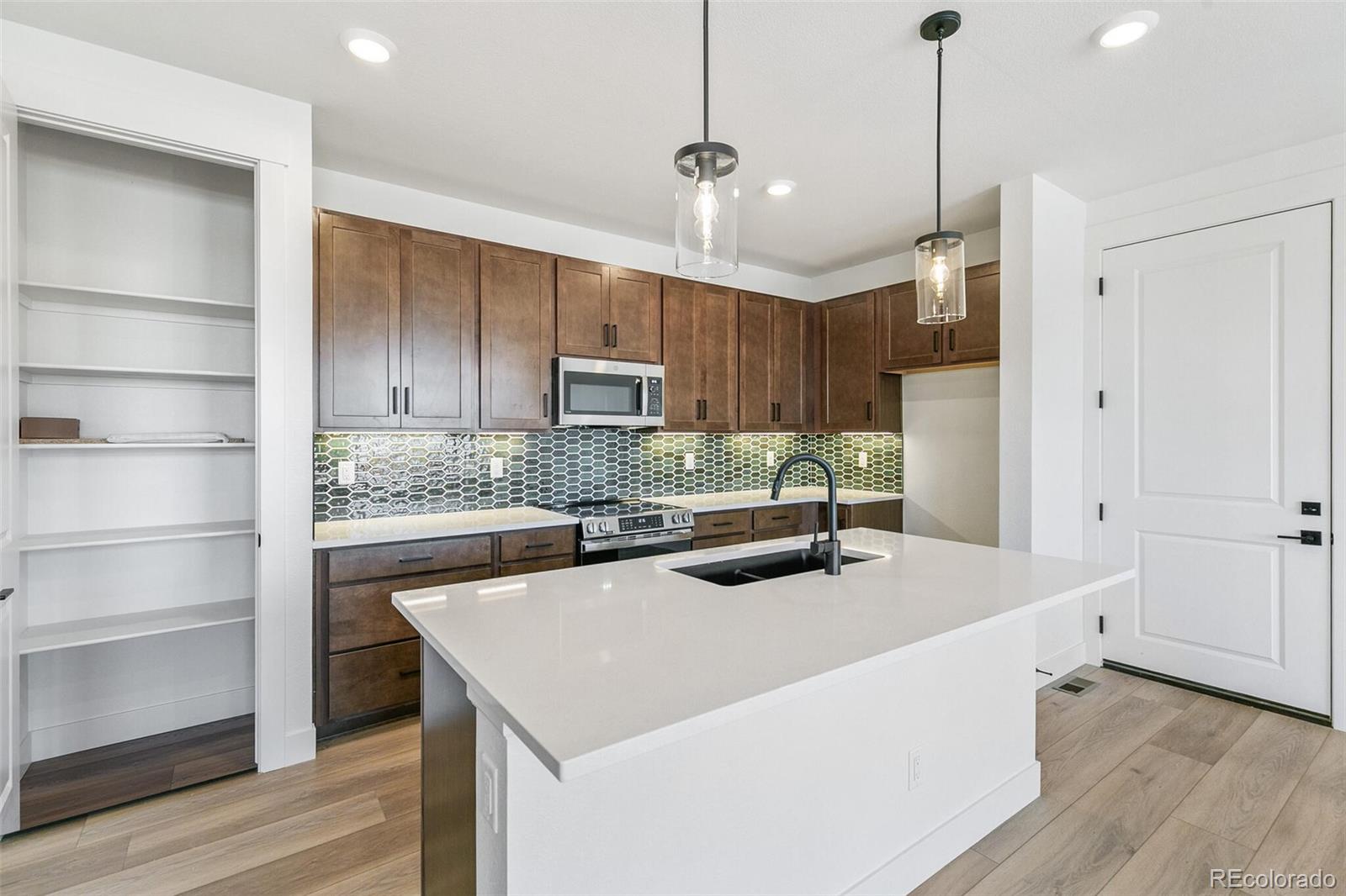 MLS Image #12 for 28564 e 6th place,watkins, Colorado