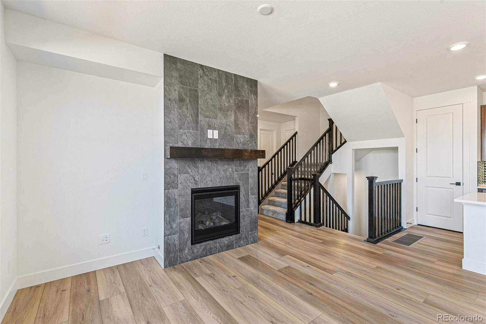 MLS Image #8 for 28564 e 6th place,watkins, Colorado