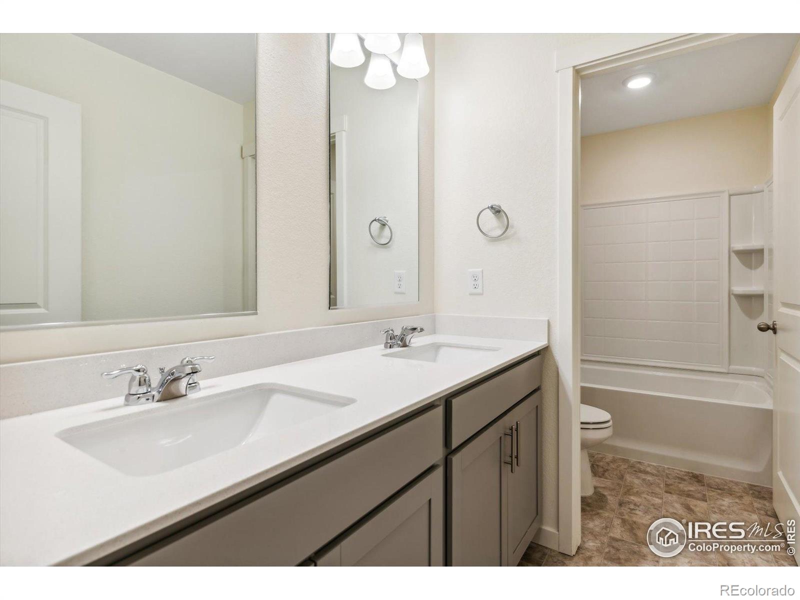 MLS Image #18 for 9929  ceylon court,commerce city, Colorado