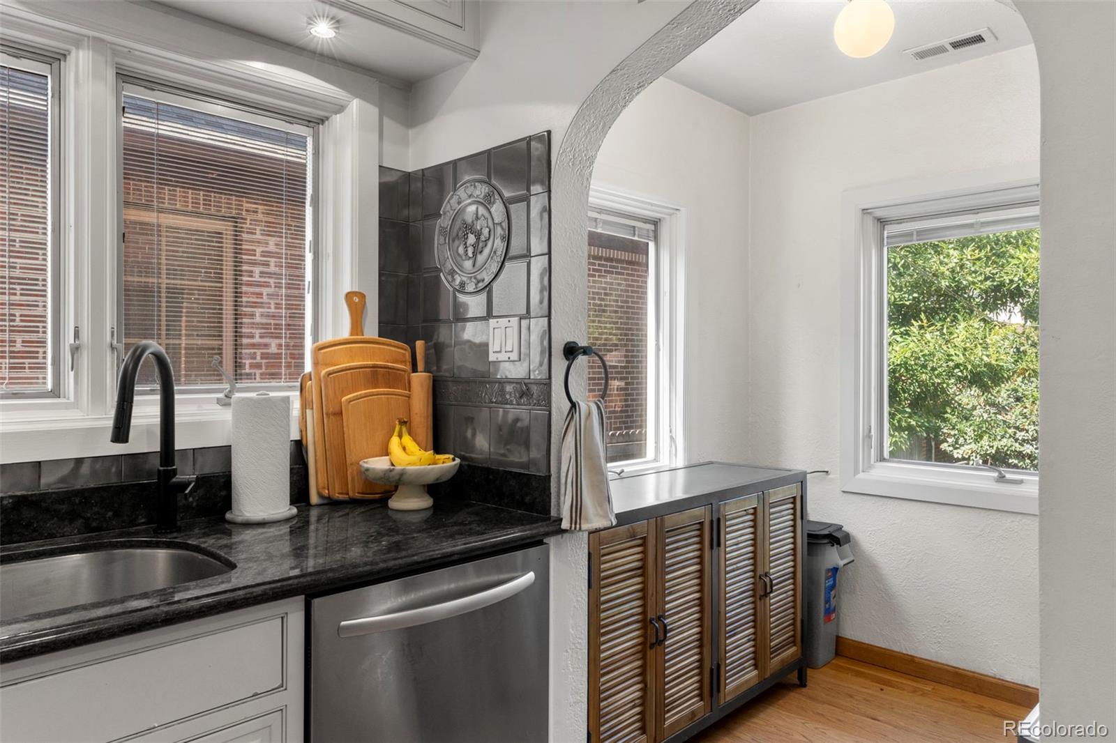MLS Image #11 for 1265 s elizabeth street,denver, Colorado