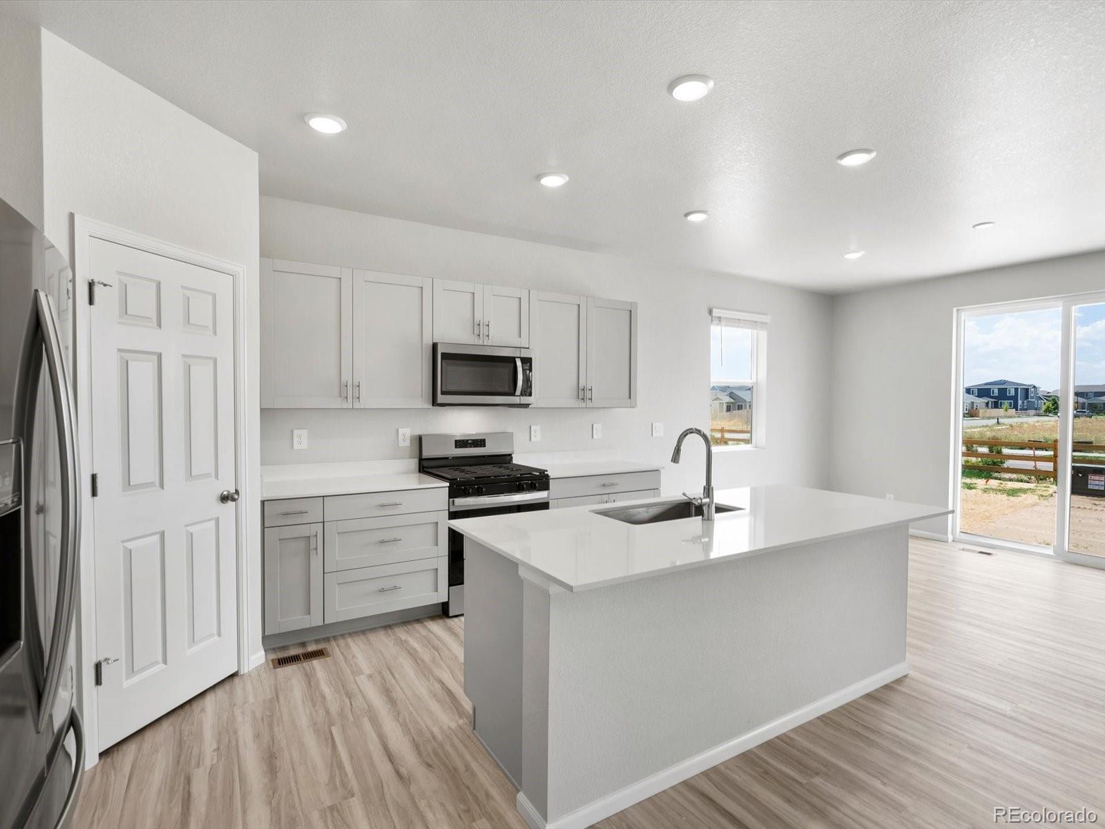 MLS Image #9 for 609  lost lake street,brighton, Colorado