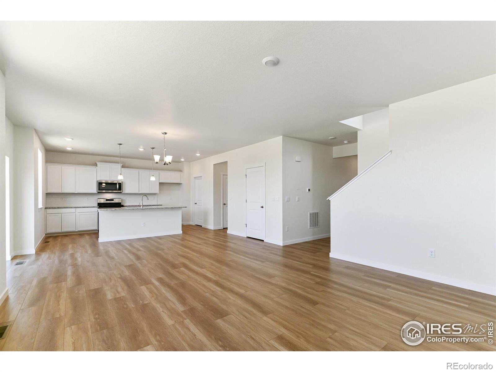MLS Image #5 for 9872  cathay street,commerce city, Colorado