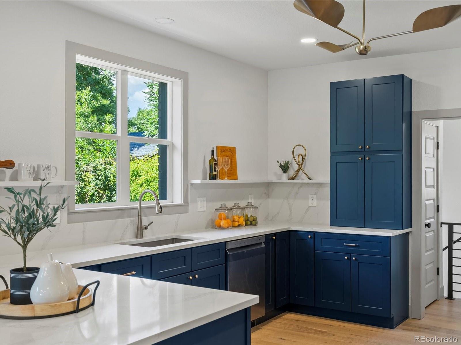 MLS Image #11 for 883 s downing street,denver, Colorado