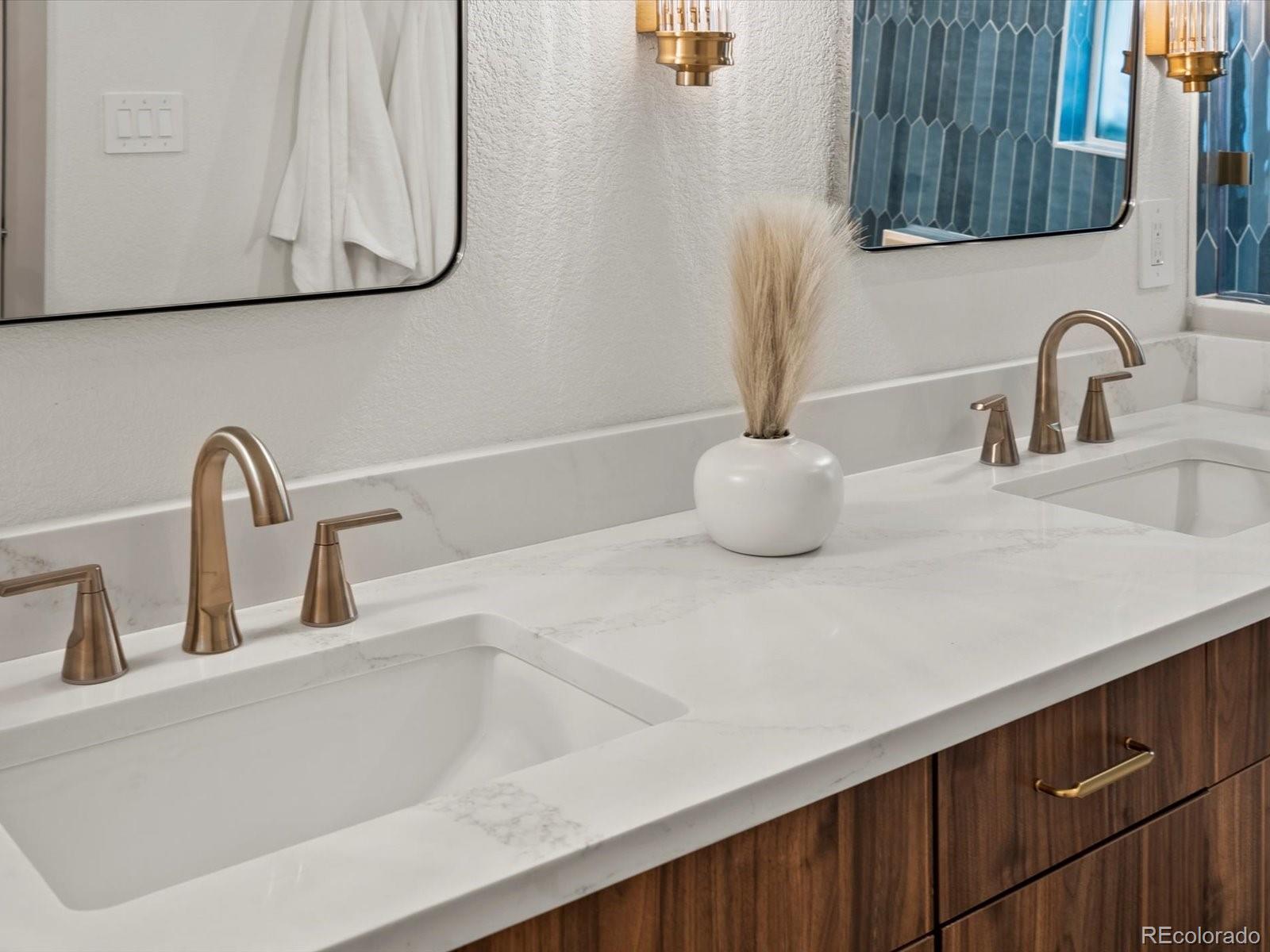 MLS Image #21 for 883 s downing street,denver, Colorado