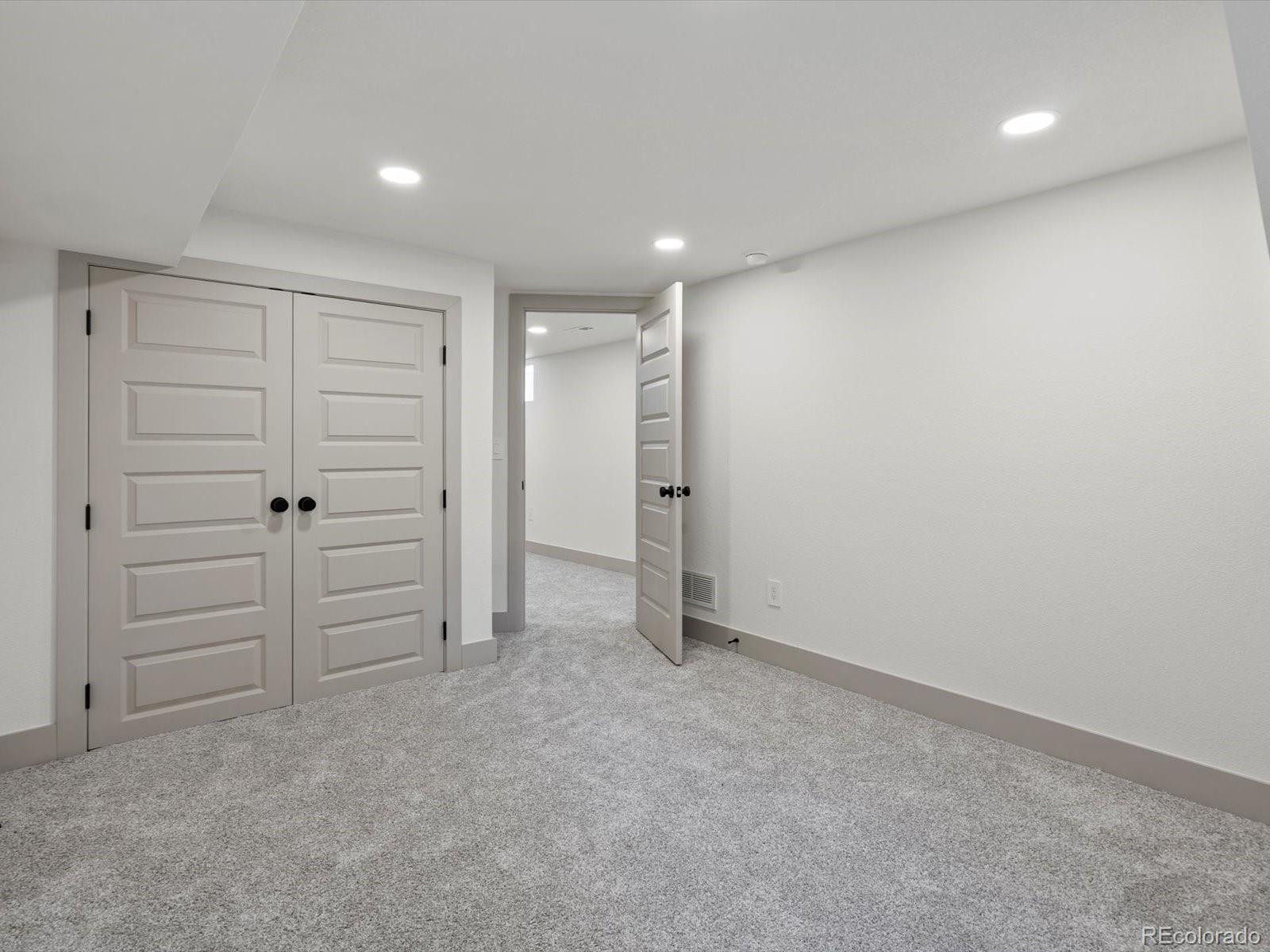 MLS Image #29 for 883 s downing street,denver, Colorado