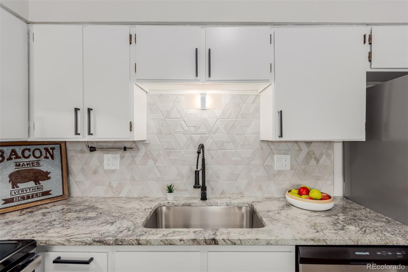 MLS Image #10 for 2620 s federal boulevard,denver, Colorado
