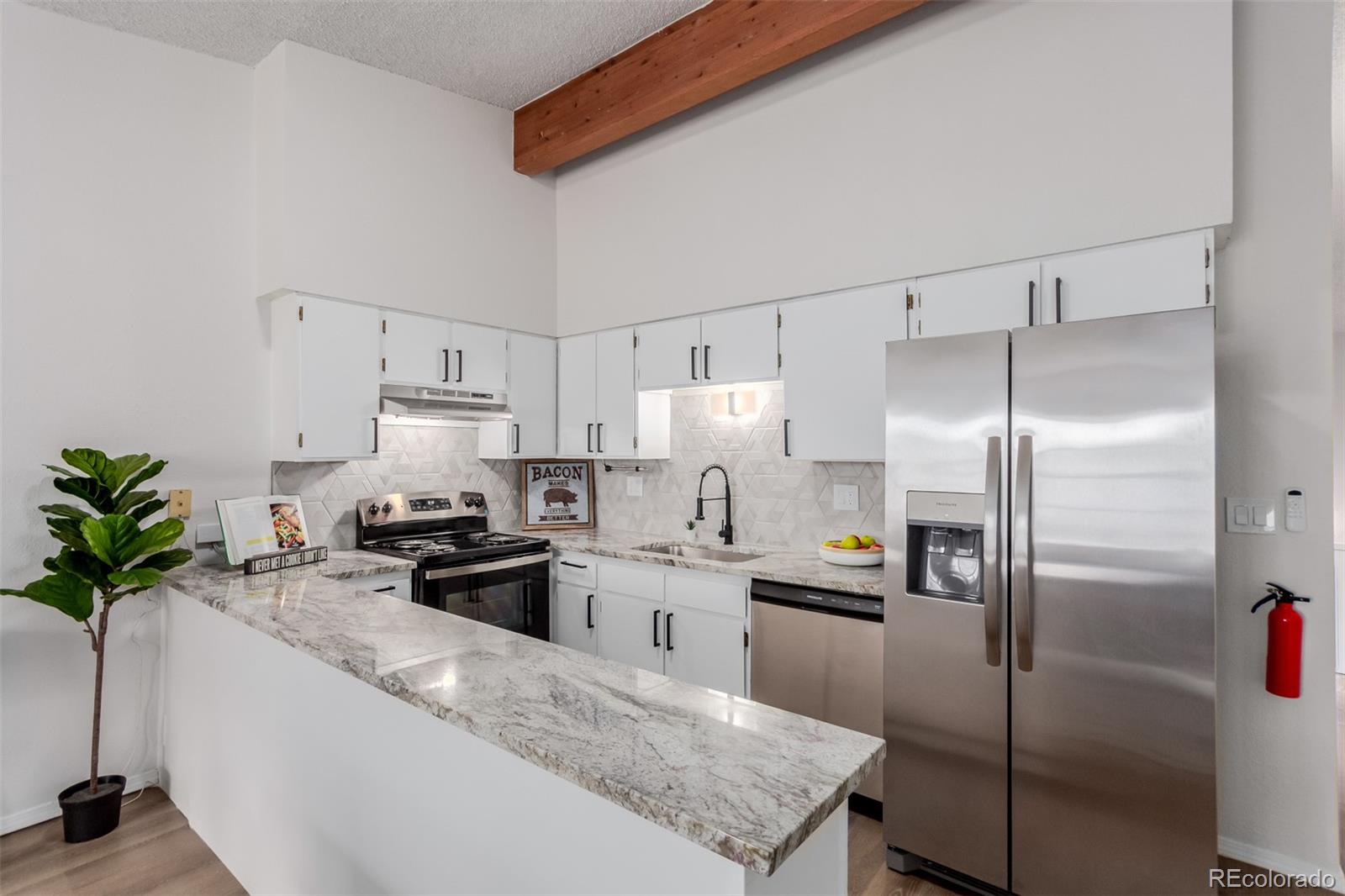 MLS Image #5 for 2620 s federal boulevard,denver, Colorado
