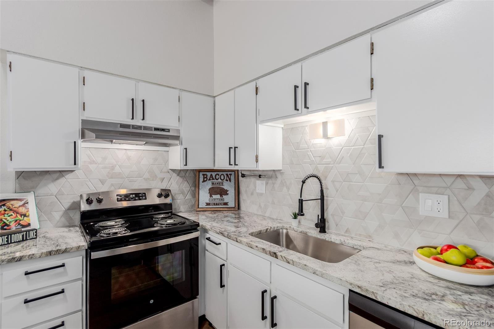 MLS Image #9 for 2620 s federal boulevard,denver, Colorado