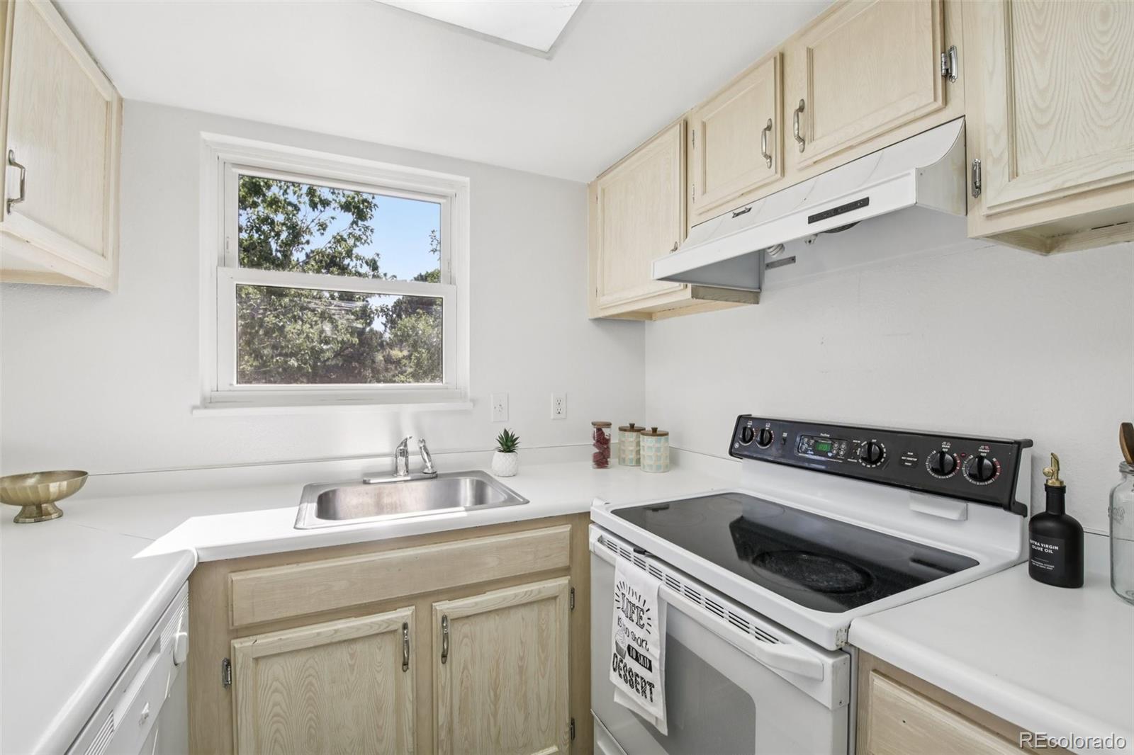 MLS Image #11 for 10001 e evans avenue,aurora, Colorado