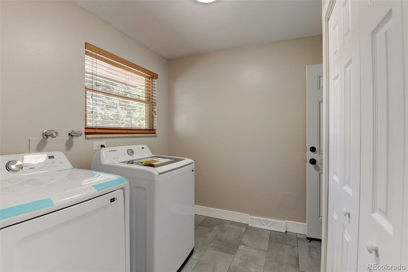 MLS Image #9 for 3272 s oneida way,denver, Colorado