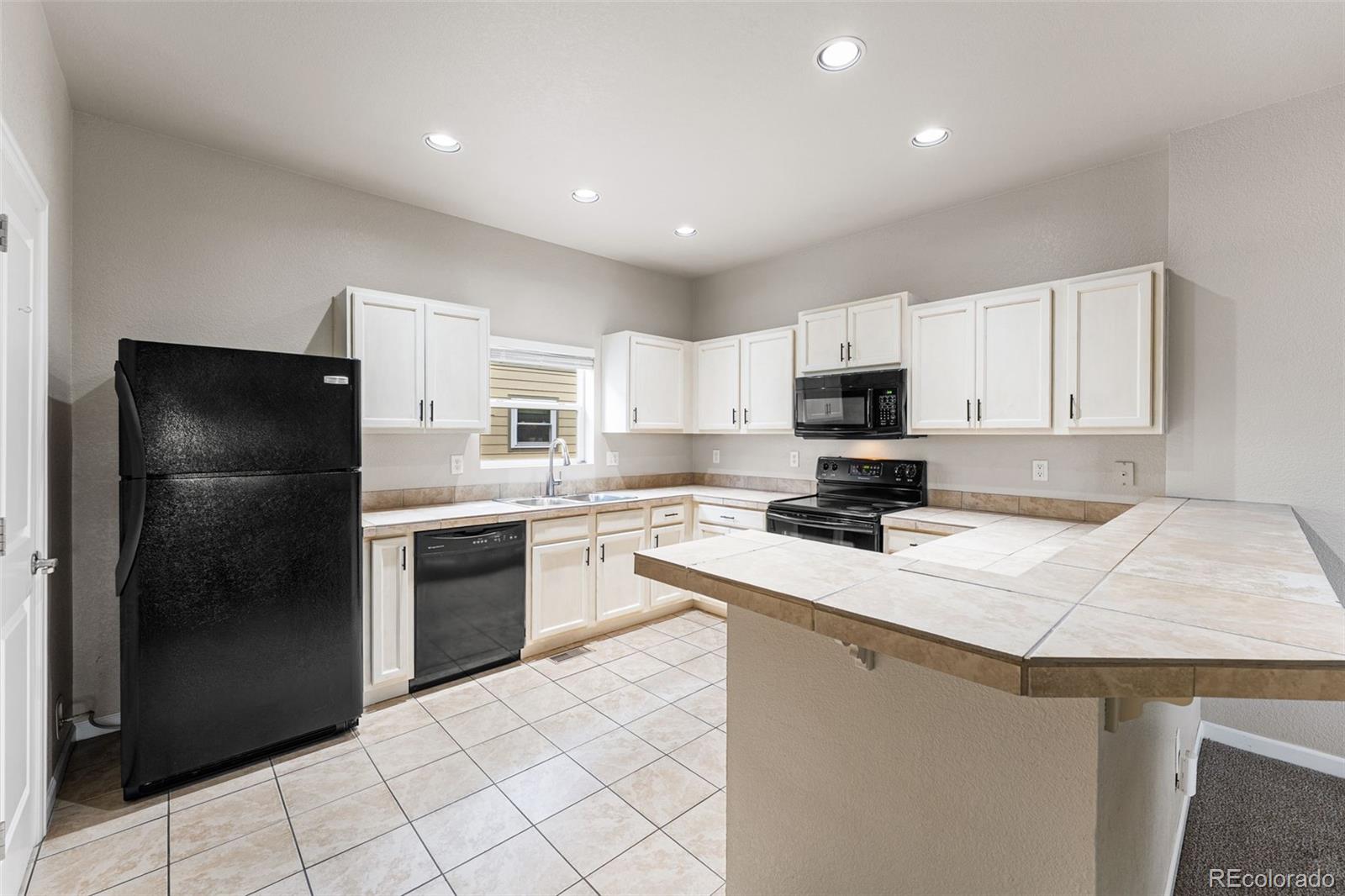 MLS Image #10 for 778 s leyden street,denver, Colorado
