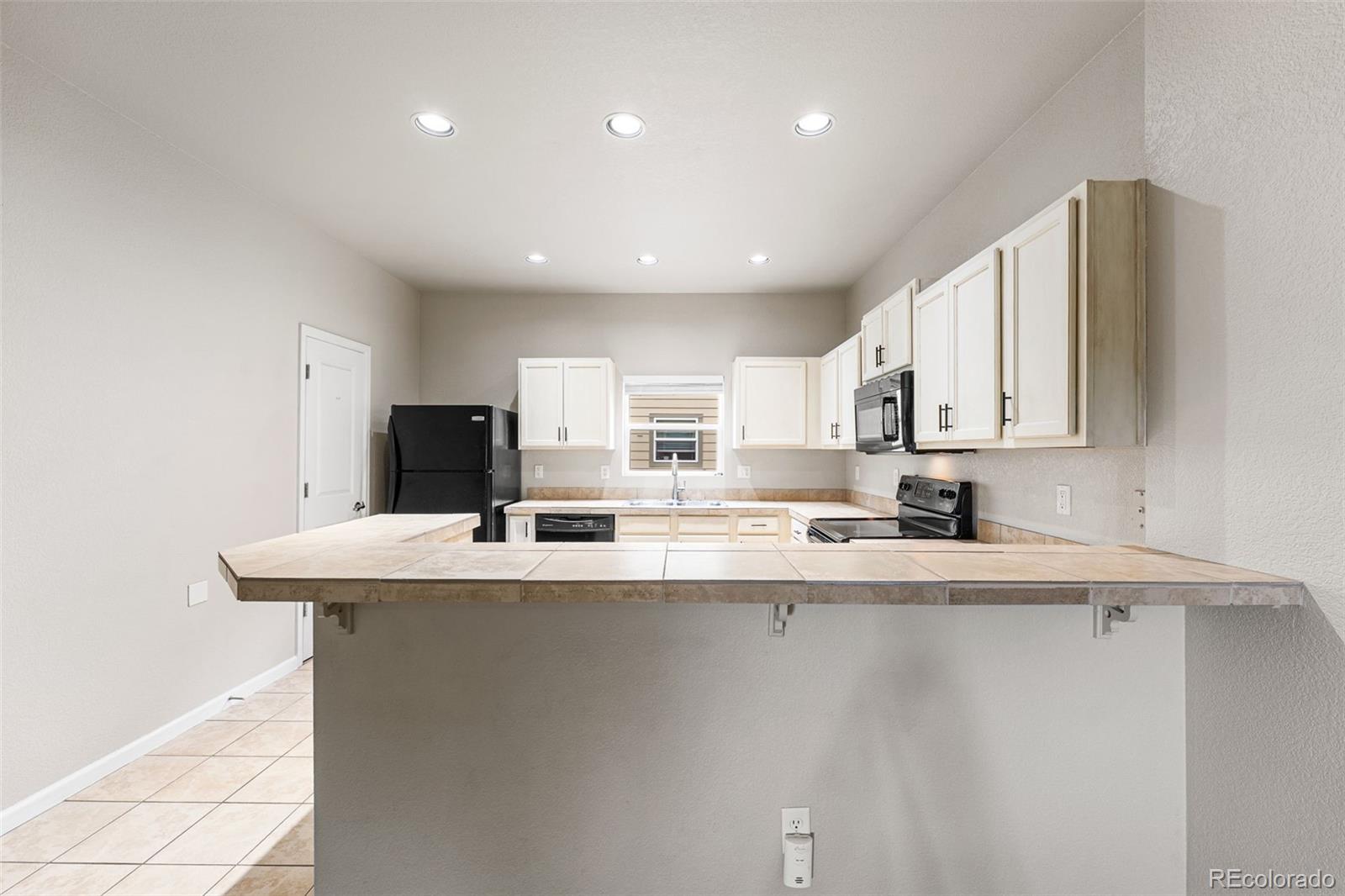 MLS Image #11 for 778 s leyden street,denver, Colorado