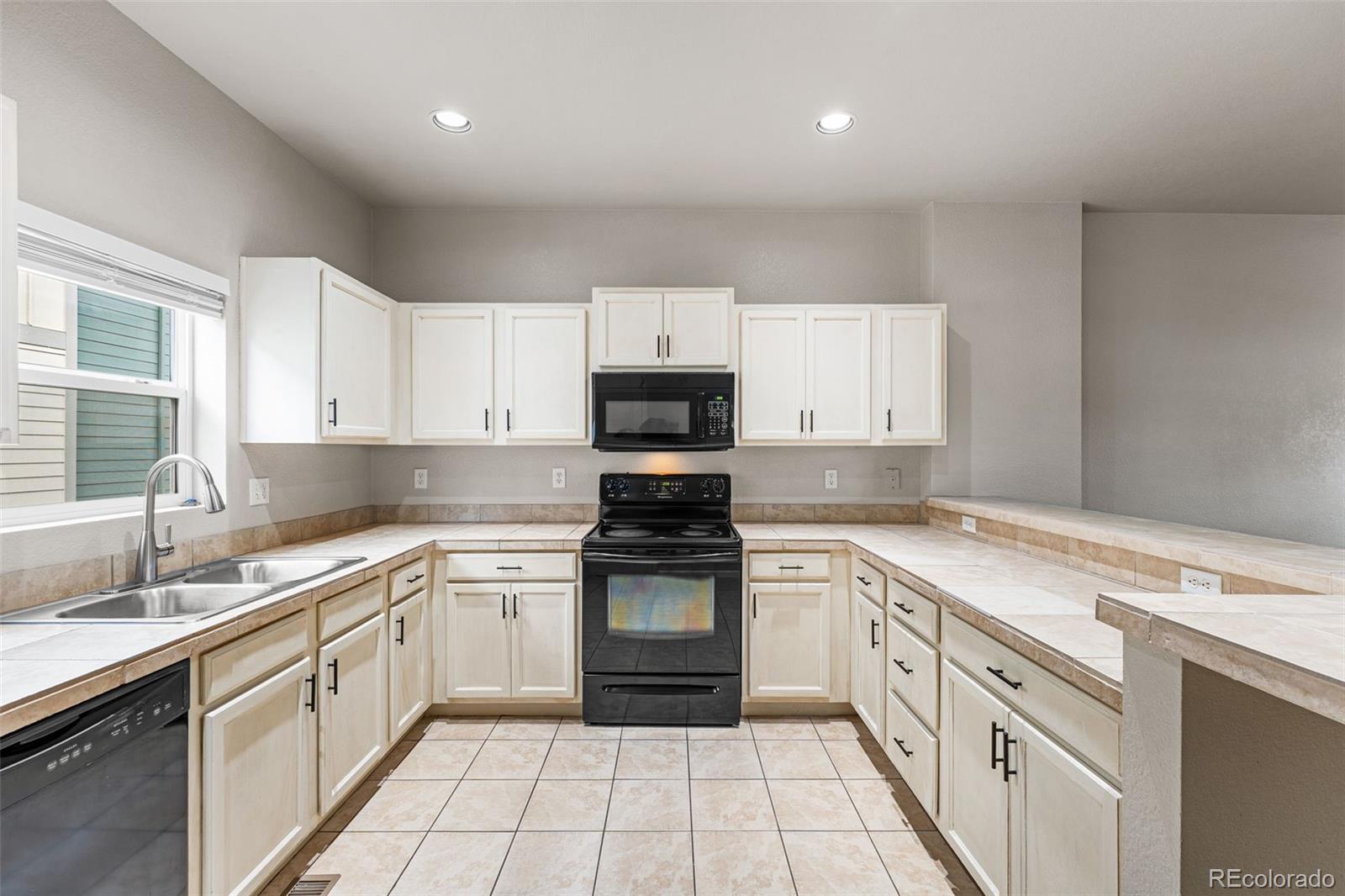MLS Image #6 for 778 s leyden street,denver, Colorado