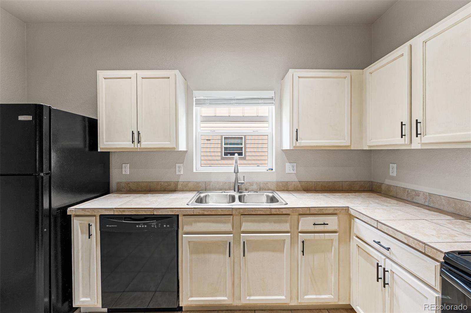 MLS Image #9 for 778 s leyden street,denver, Colorado