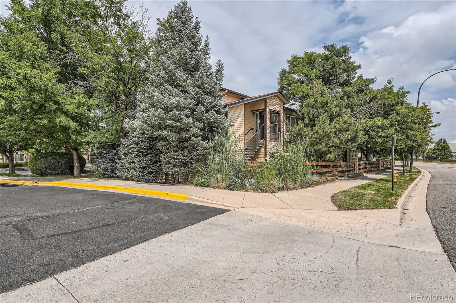 MLS Image #10 for 4875 s balsam way,littleton, Colorado