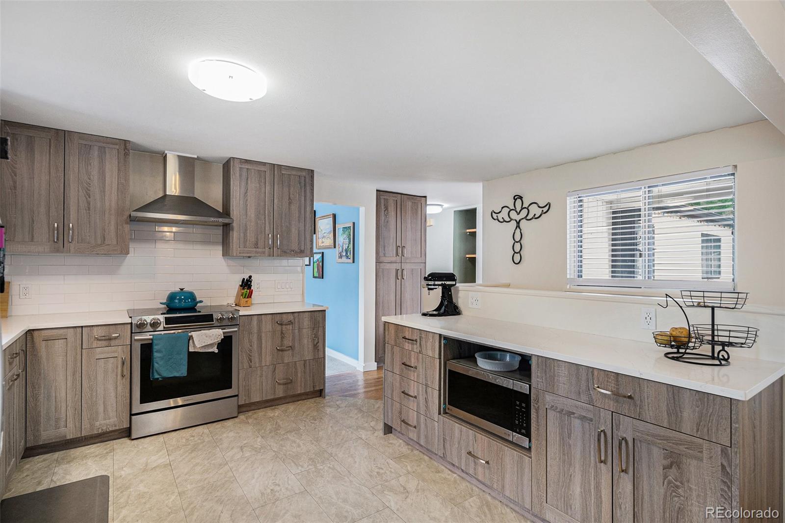 MLS Image #2 for 6898 s franklin circle,centennial, Colorado