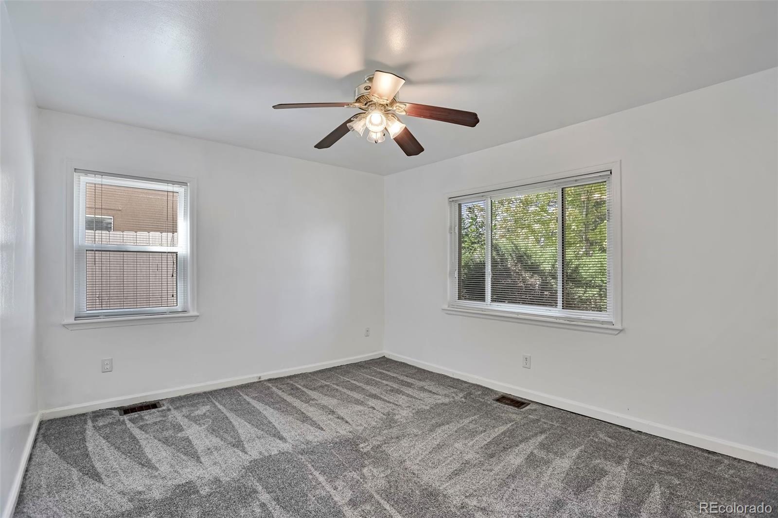 MLS Image #12 for 3052 s grape way,denver, Colorado