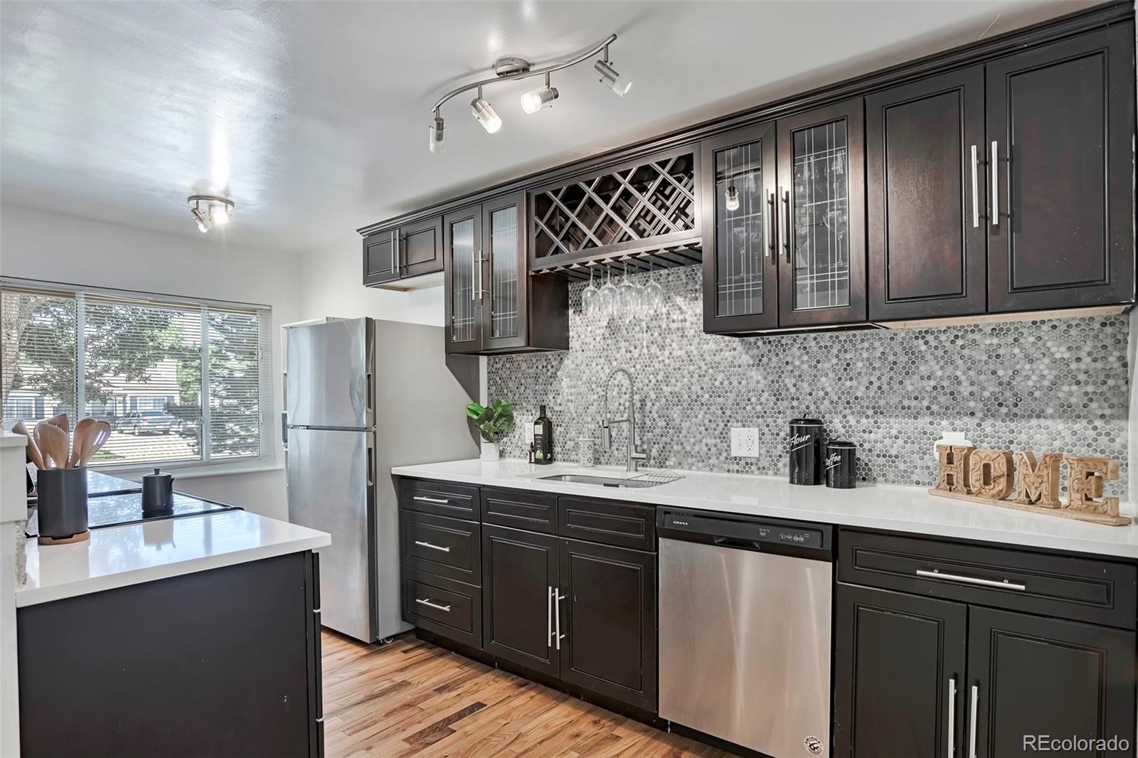 MLS Image #4 for 3052 s grape way,denver, Colorado