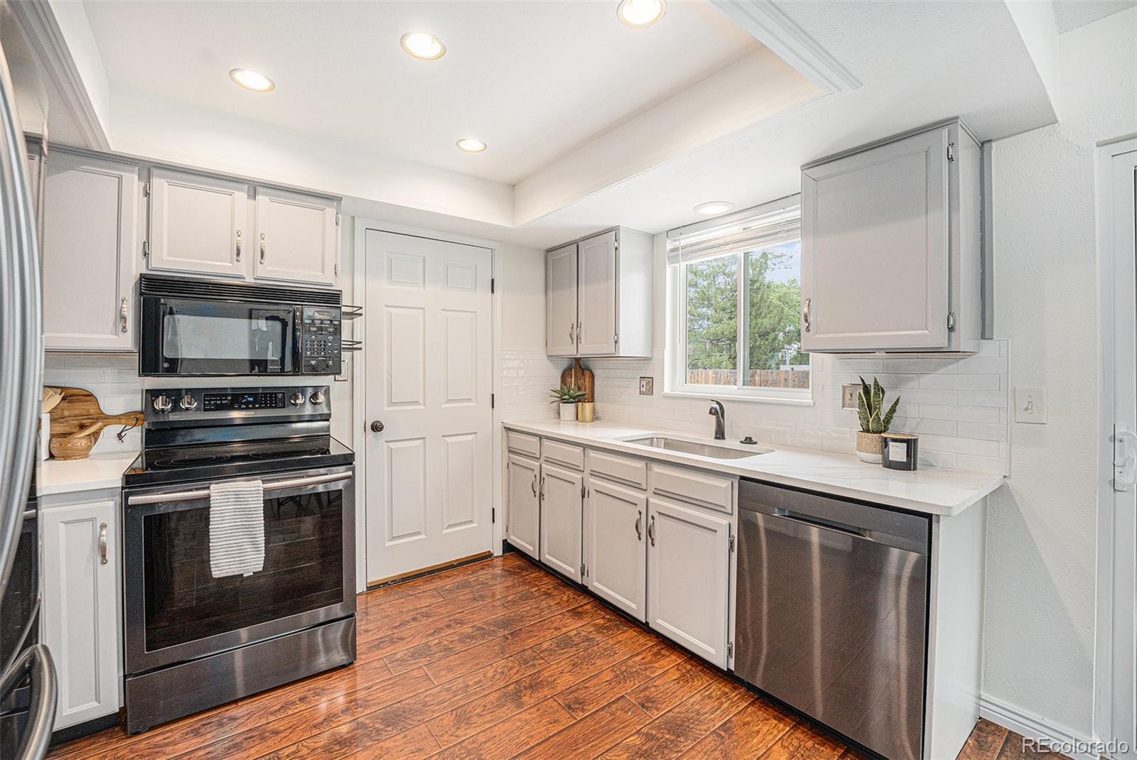 MLS Image #11 for 5696 s robb street,littleton, Colorado