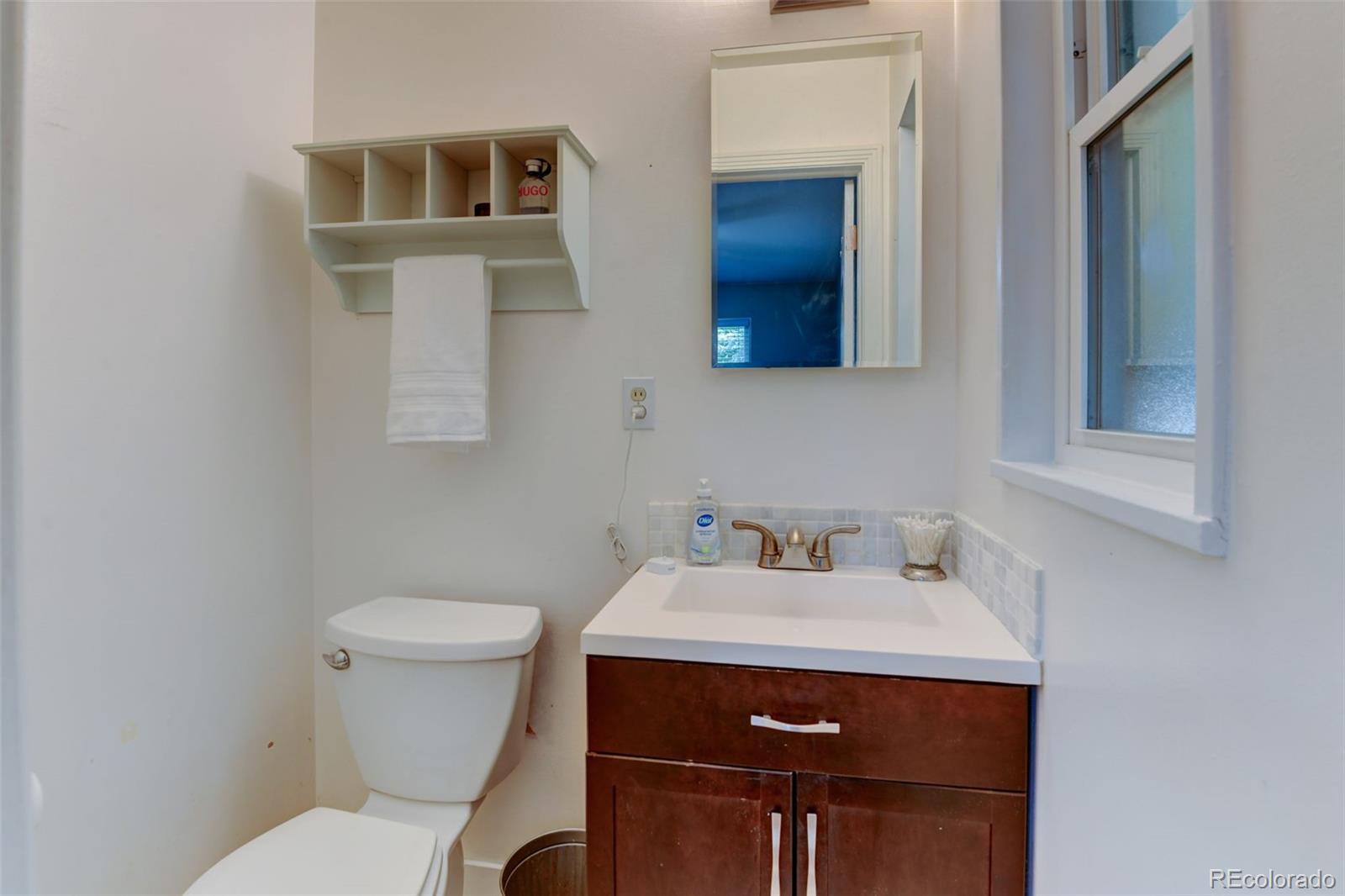 MLS Image #11 for 5690 e cornell avenue,denver, Colorado