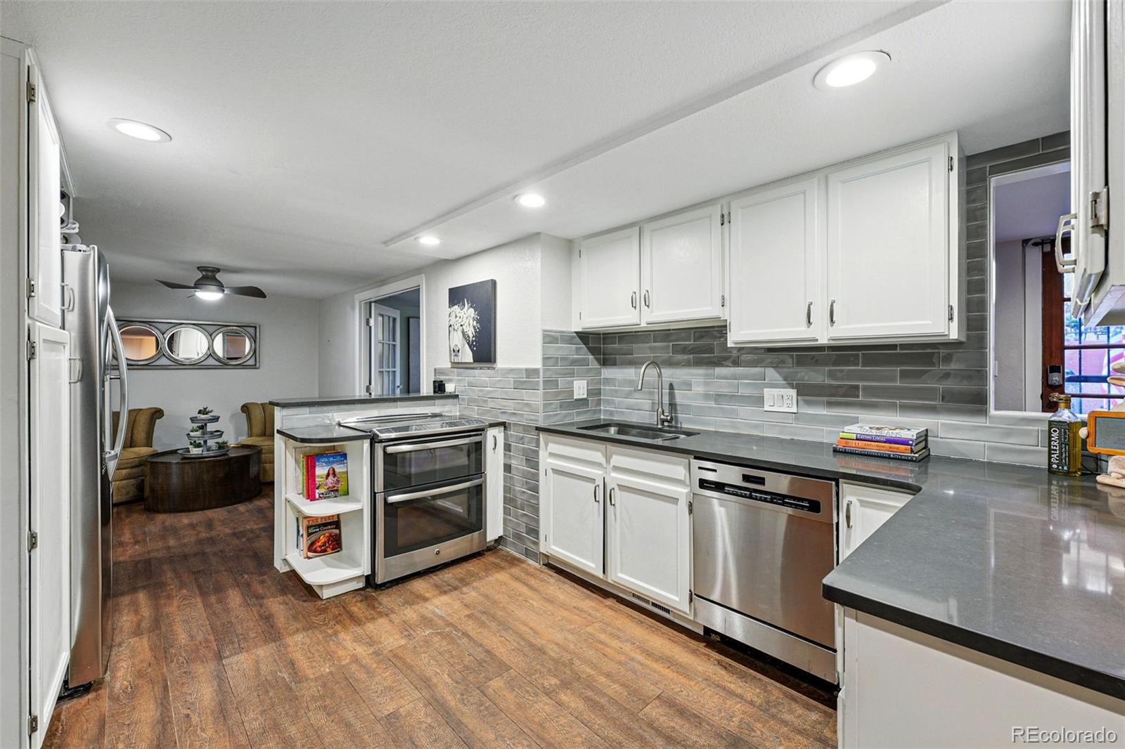 MLS Image #18 for 1165 n pennsylvania street,denver, Colorado